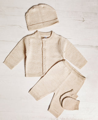 BONJOUR BEBE Baby Gift Box - Honeycomb Knit Jumper Trousers Mitts Hat (W22001)